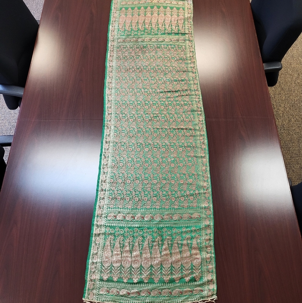 SILK Woven Table Runner - NWOT - Picture 3 of 8